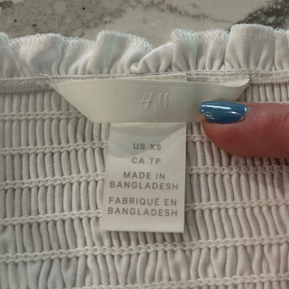 EUC Tube top in smocked cotton jersey with ruffle trim at upper and lower edges. - Picture 4 of 5